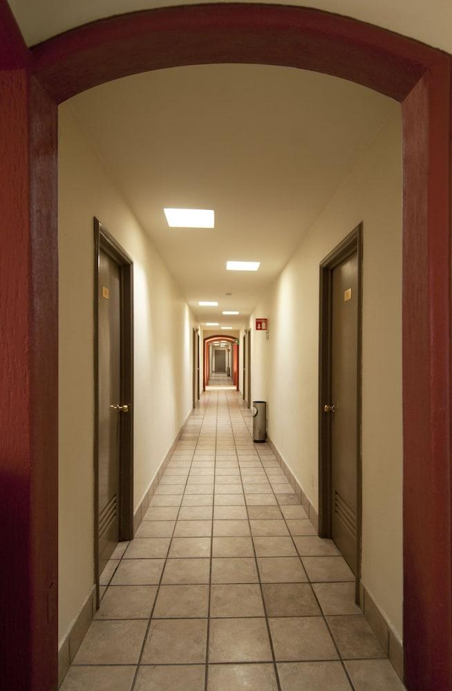 גואדלחארה Hotel Arboledas Industrial מראה חיצוני תמונה