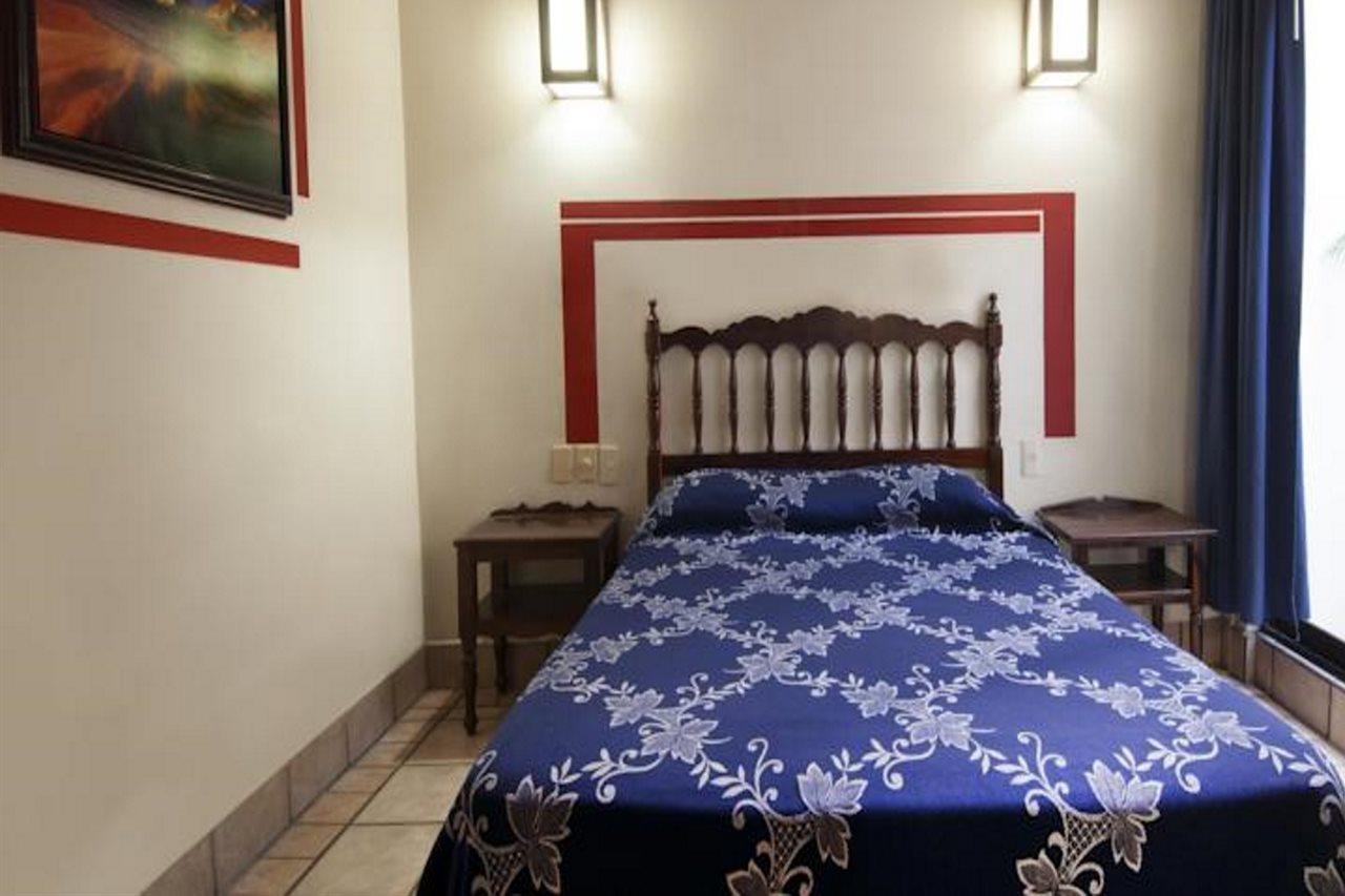 גואדלחארה Hotel Arboledas Industrial מראה חיצוני תמונה